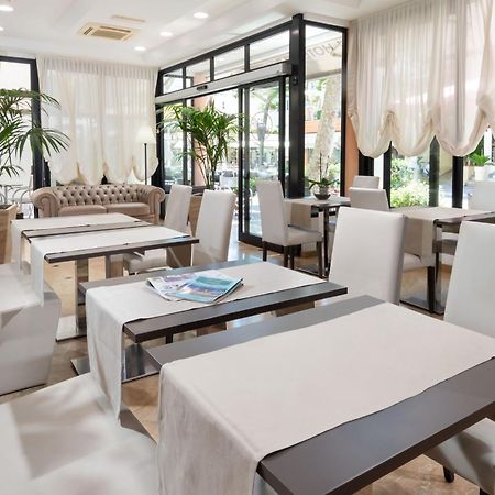 Hotel Novella Misano Adriatico Kültér fotó