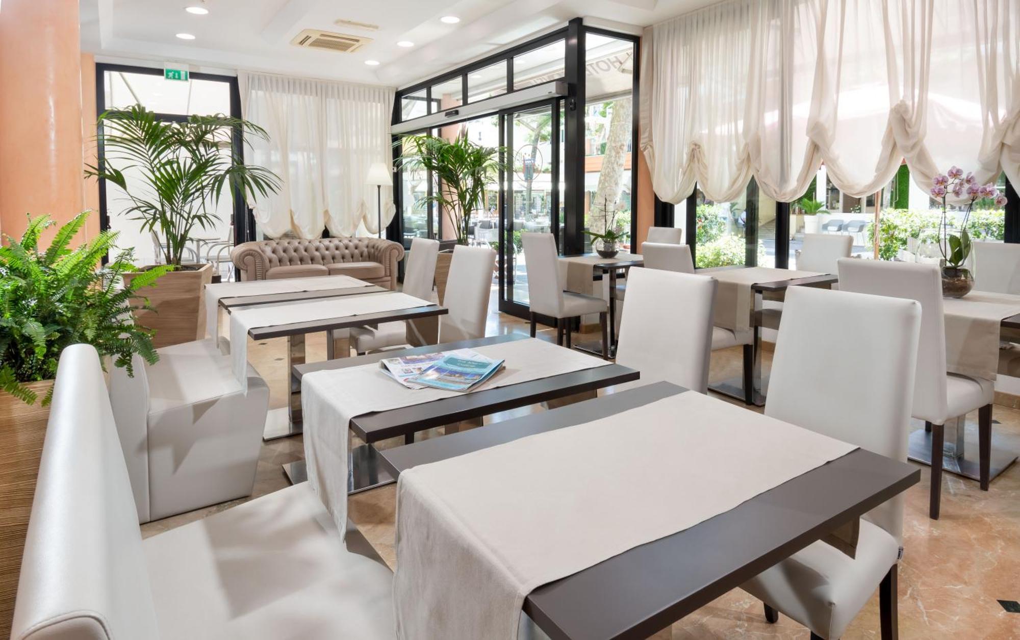 Hotel Novella Misano Adriatico Kültér fotó