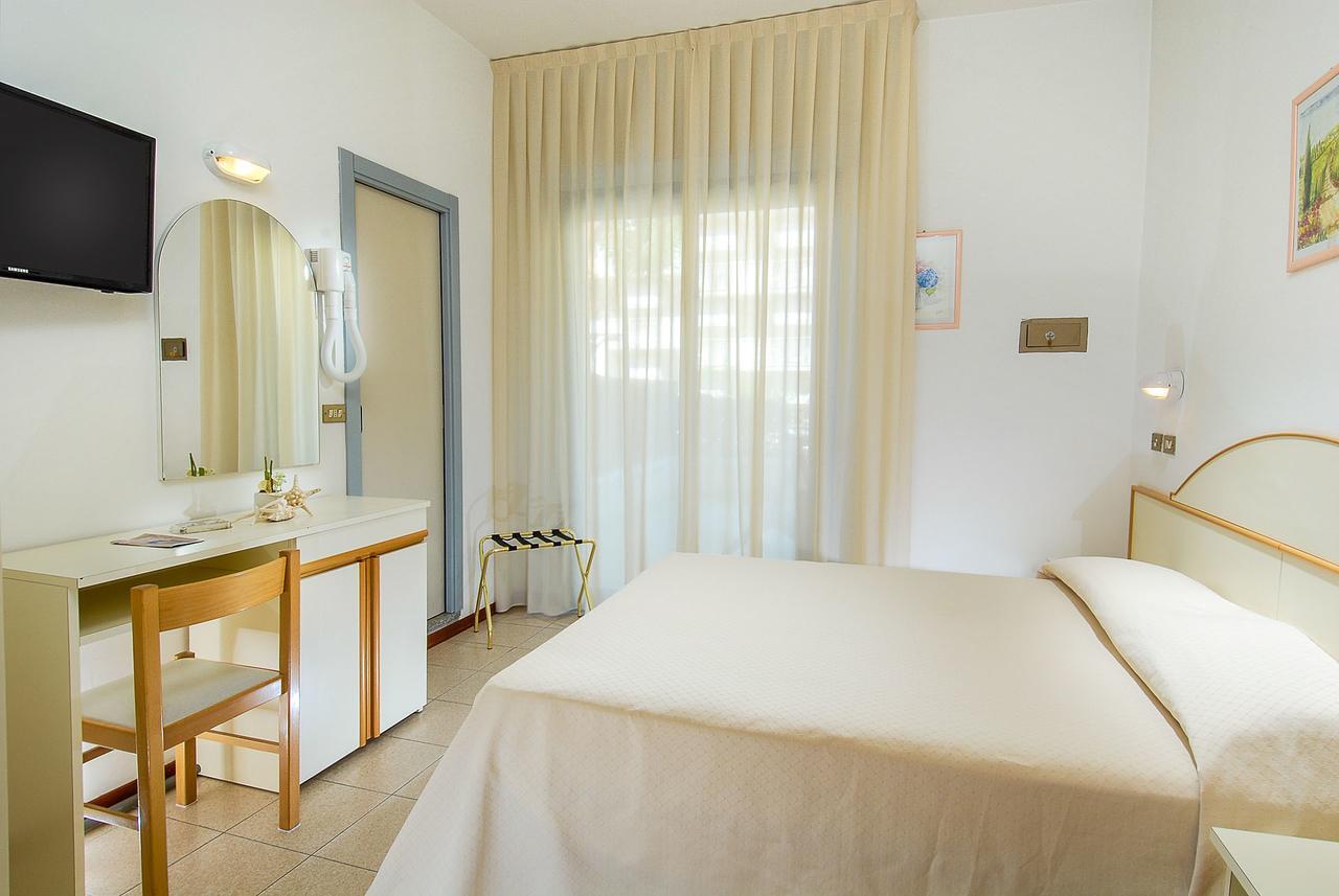 Hotel Novella Misano Adriatico Kültér fotó