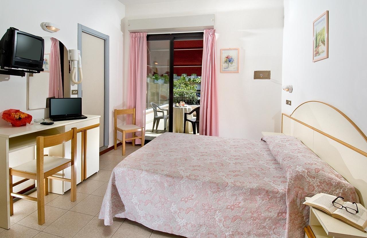 Hotel Novella Misano Adriatico Kültér fotó