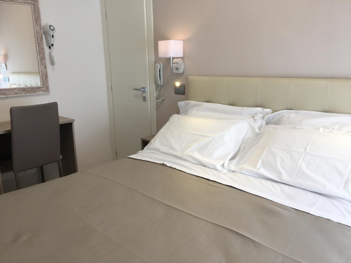 Hotel Novella Misano Adriatico Kültér fotó