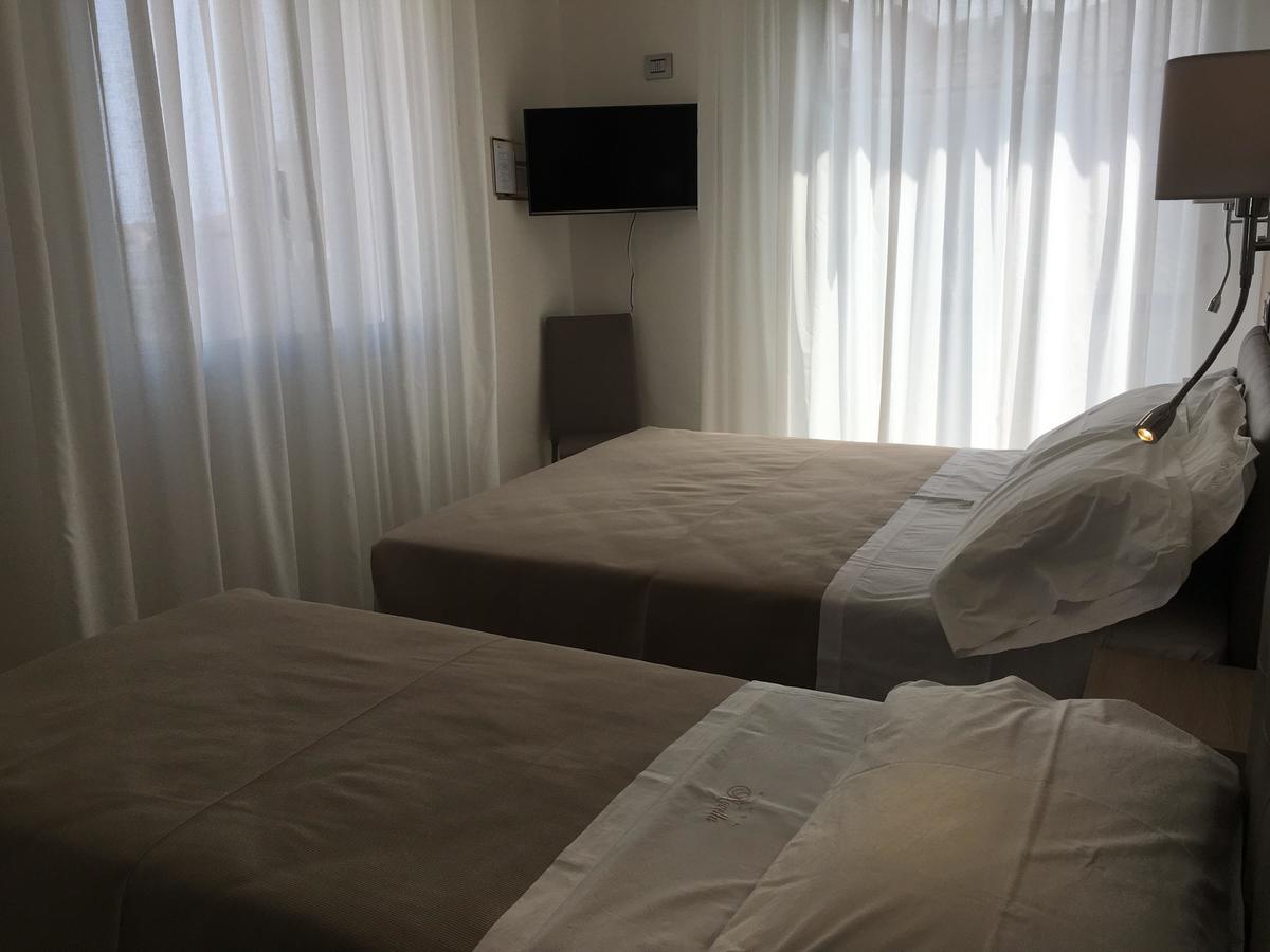 Hotel Novella Misano Adriatico Kültér fotó