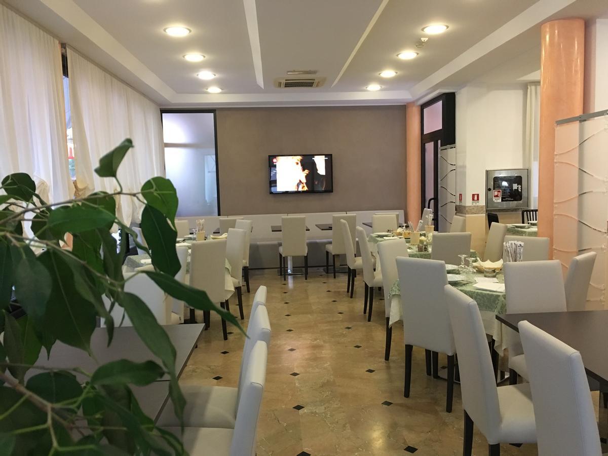 Hotel Novella Misano Adriatico Kültér fotó